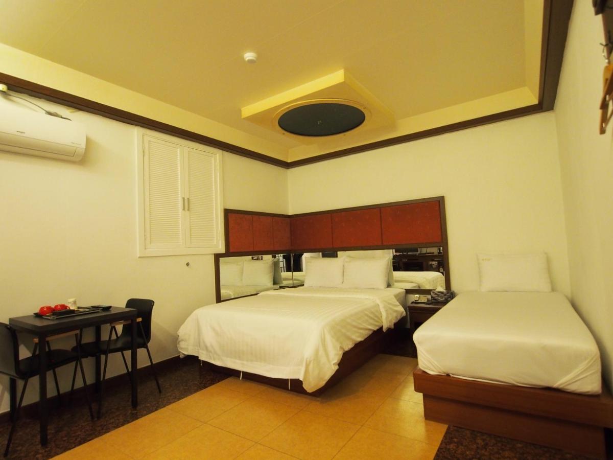 Motel Shangri La *