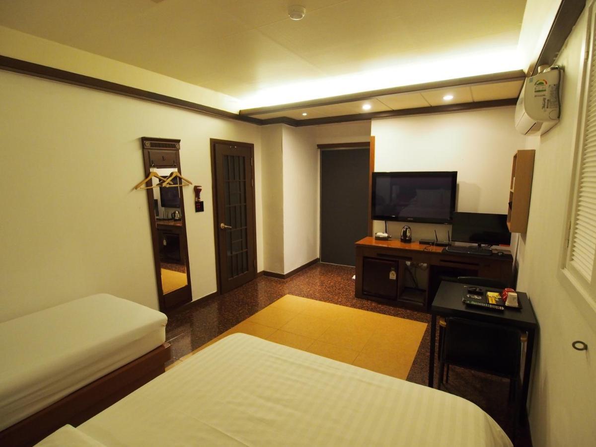 Motel Shangri La
